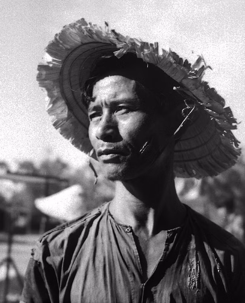 Chân dung một người cửu vạn.