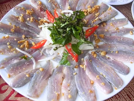 Cá nghéo rất hiếm khi bắt được nên không bao giờ được bán ra thị trường. Ngư dân bắt được cá nghéo chỉ dùng để nấu cháo bồi bổ hoặc thiết đãi bạn bè, người thân. (Nguồn Dulichvn)
