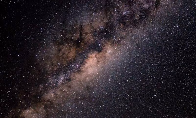 Từ đầu những năm 1970, nguồn gốc phản vật chất vô tận bên trong thiên hà Milky Way vẫn là điều làm các nhà thiên văn đau đầu.