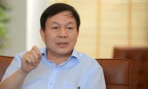 Trong những ngày đầu, khi nguồn lực Viettel còn hạn chế và chưa có tên tuổi, ông Dũng và các cộng sự đã tới hơn 100 quốc gia, vùng lãnh thổ để tìm kiếm cơ hội đầu tư. Ảnh: Viettel.