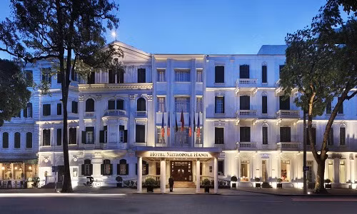 Khách sạn Sofitel Metropole là khách sạn 5 sao nằm trên phố Ngô Quyền, Hà Nội. Ảnh: Booking.