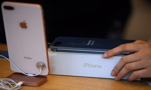 iPhone X, 8 hay 8 Plus hoàn toàn có thể cần phải thay pin sau 1,5 năm sử dụng. iPhone X, 8 hay 8 Plus hoàn toàn có thể cần phải thay pin sau 1,5 năm sử dụng.