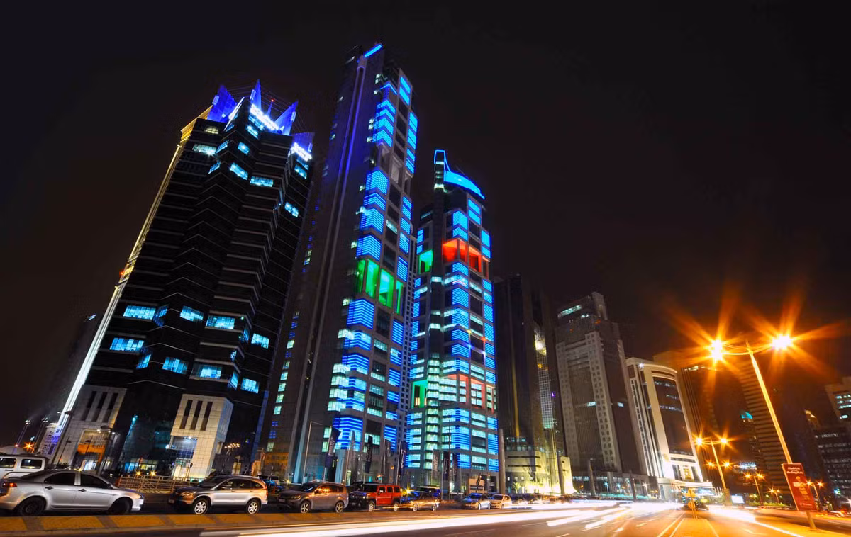 AlBaker Executive Twin Towers là tòa nhà văn phòng kết hợp nhà ở cao 189 mét, 47 tầng. Ảnh: Dorra Qatar.