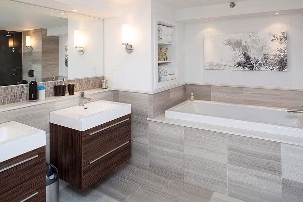 Bồn tắm lớn, hình dạng lạ mắt mang đến sự tươi mới, phù hợp với người năng động, thích sự trẻ trung. Ảnh: Thietkephongtam.