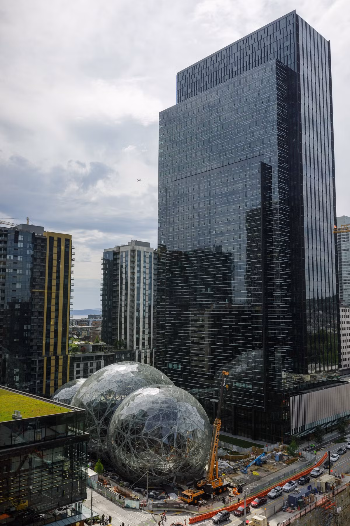 Mới đây, Amazon vừa mở cửa văn phòng có tên Spheres tại Seattle (Mỹ).