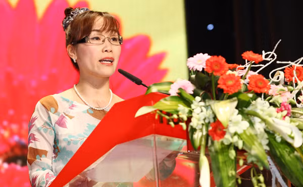 Lớn lên không thiếu thốn vật chất nên kiếm tiền chưa bao giờ là mục đích của doanh nhân Nguyễn Thị Phương Thảo. Bà chỉ quan tâm làm thế nào doanh nghiệp có chỗ đứng, sản phẩm làm ra chất lượng tốt cho người sử dụng, nhân viên được đãi ngộ tốt hơn. Ảnh: HDBank.