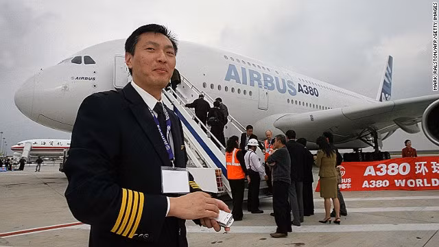 Ngoài ra, phi công của Singapore Airlines còn được nhận trợ cấp năng suất với số tiền 3.800 USD sau 70 giờ bay mỗi tháng. Ảnh: Aviation geek.