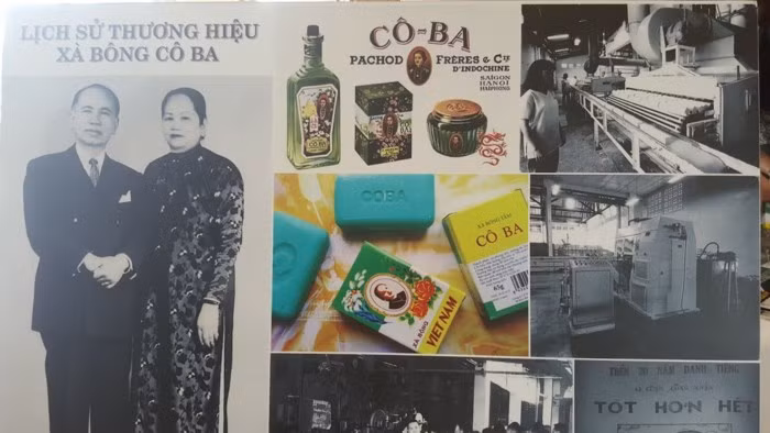 Theo lời kể của con cháu họ Trương, hình ảnh cô Ba chính là vợ của ông Trương Văn Bền. Do rất yêu vợ nên ông đã dùng hình ảnh bà cho nhãn hiệu xà bông thơm đầu tiên của Việt Nam. Ảnh: Khổng Chiêm/NDH.