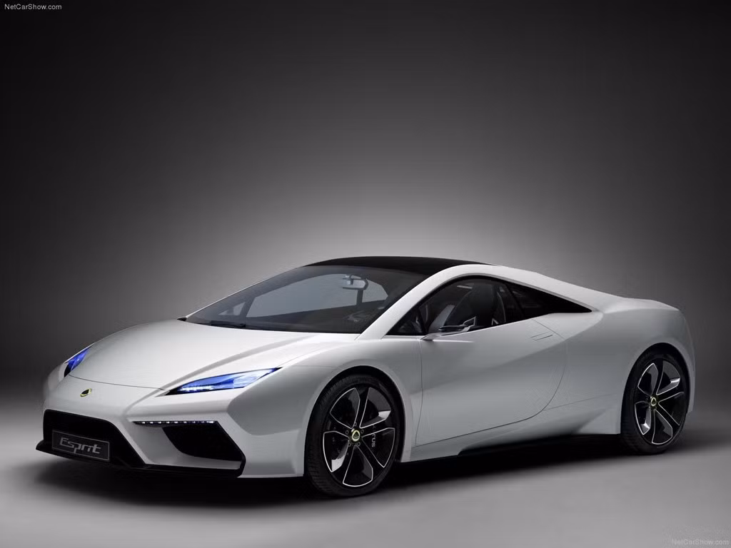 Lotus Esprit: Huyền thoại một thời của Lotus, Esprit được hồi sinh tại triển lãm Paris Motor Show năm 2010. Với động cơ V8 5.0L, xe có sức mạnh ngang ngửa Ferrari 458. Theo kế hoạch, siêu xe này chính thức được bán ra vào năm 2013. Nhưng cuối cùng, sau nhiều năm trì hoãn, kế hoạch bị hủy bỏ.