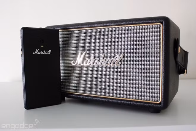 Marshall London có thiết kế hoài cổ bên cạnh đó khả năng chơi nhạc chất lượng cao.