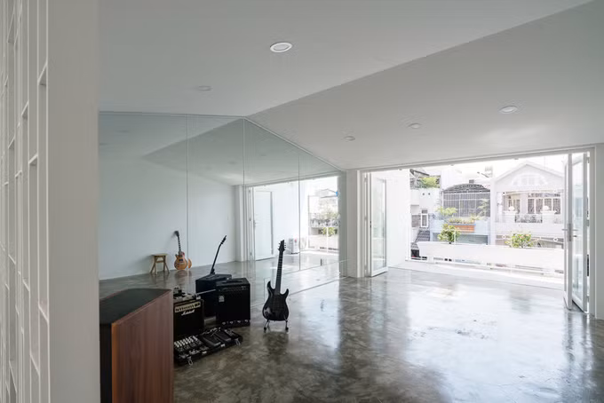 Phòng tập gym trên tầng 4.