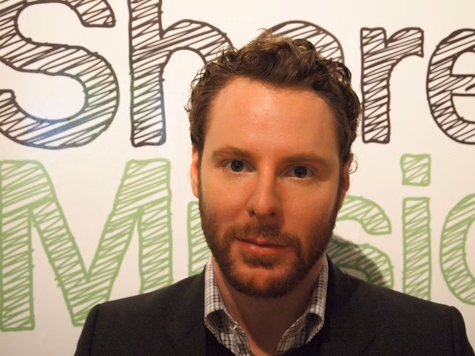 Thời gian ngắn ngủi chưa đầy 2 năm làm việc tại Facebook đã giúp Sean Parker trở thành tỷ phú. Rời công ty vào đầu năm 2006, nhưng vẫn giữ được gần 70 triệu cổ phiếu của Facebook. Ảnh: Flickr.