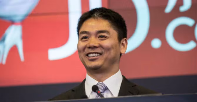 Doanh nhân Richard Liu được ví là Jeff Bezos của Trung Quốc, người đưa JD.com trở thành công ty Internet có doanh thu lớn thứ ba toàn cầu, chỉ đứng sau Amazon, Google và xếp trên cả Facebook. Ảnh: Getty Images.
