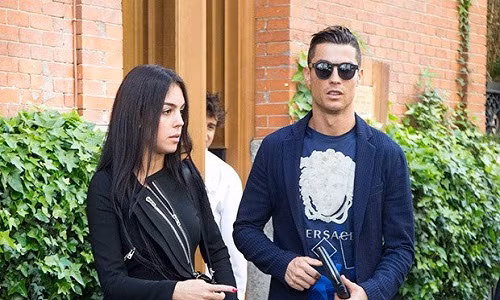 Gia dinh day song, Ronaldo sap da bo vi ly do nay