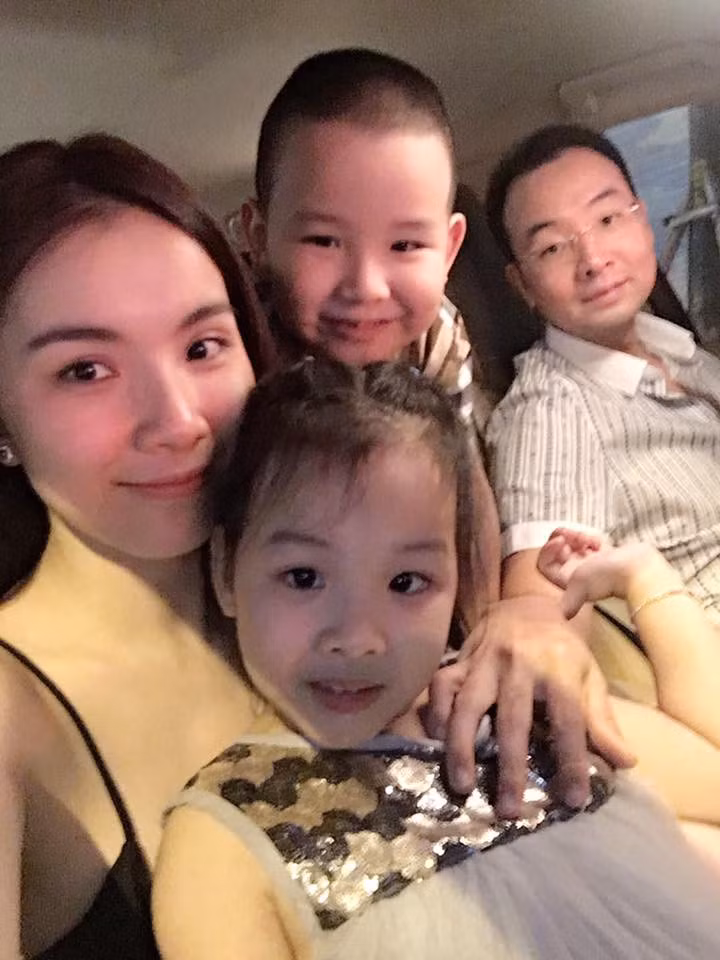 Sau khi lập gia đình, Thuỳ Lâm hoàn toàn rút lui khỏi showbiz. Chẳng mấy khi thấy người đẹp xuất hiện ở các sự kiện dù lớn hay nhỏ.