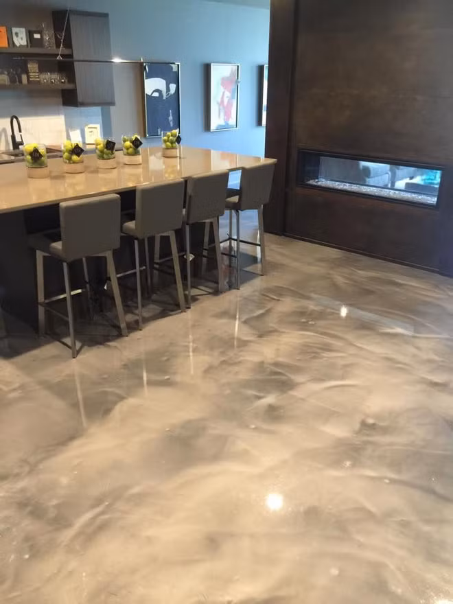 Sàn epoxy sáng bóng vô cùng bắt mắt.