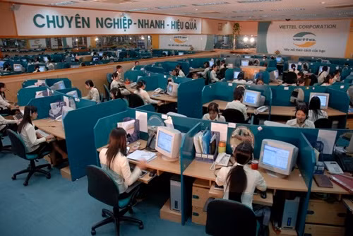 Ngay sau trận đấu đầy cảm xúc với U23 Qatar, ban lãnh đạo Tập đoàn Viettel quyết định tặng 1 tỷ đồng cho U23 Việt Nam. Ảnh: Vietnamnet.