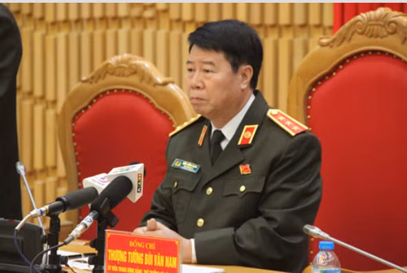 Thượng tướng Bùi Văn Nam, thứ trưởng Bộ Công an chủ trì buổi họp báo.