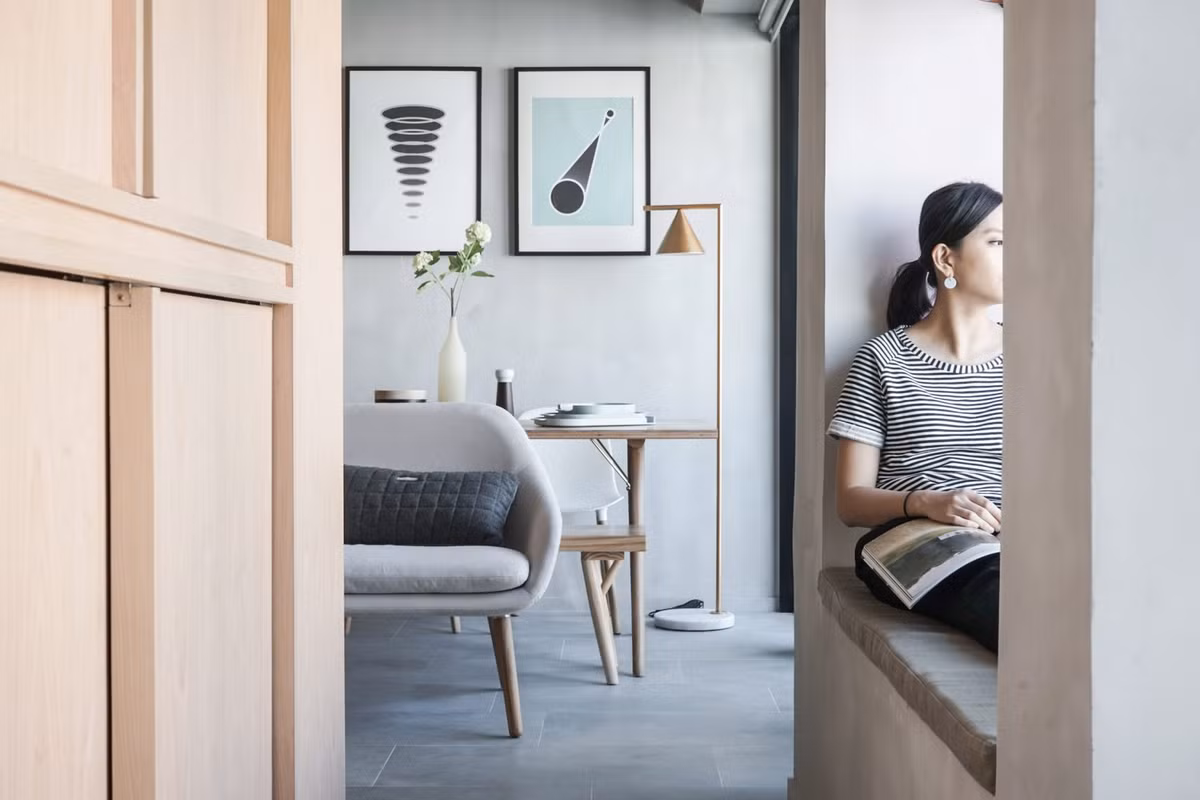 Góc nhỏ bố trí làm không gian tiếp khách ngập ánh sáng.