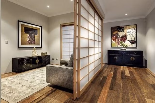 Cửa trượt cũng là cách đơn giản nhất để ngăn cách 2 không gian trong ngôi nhà của người Nhật.