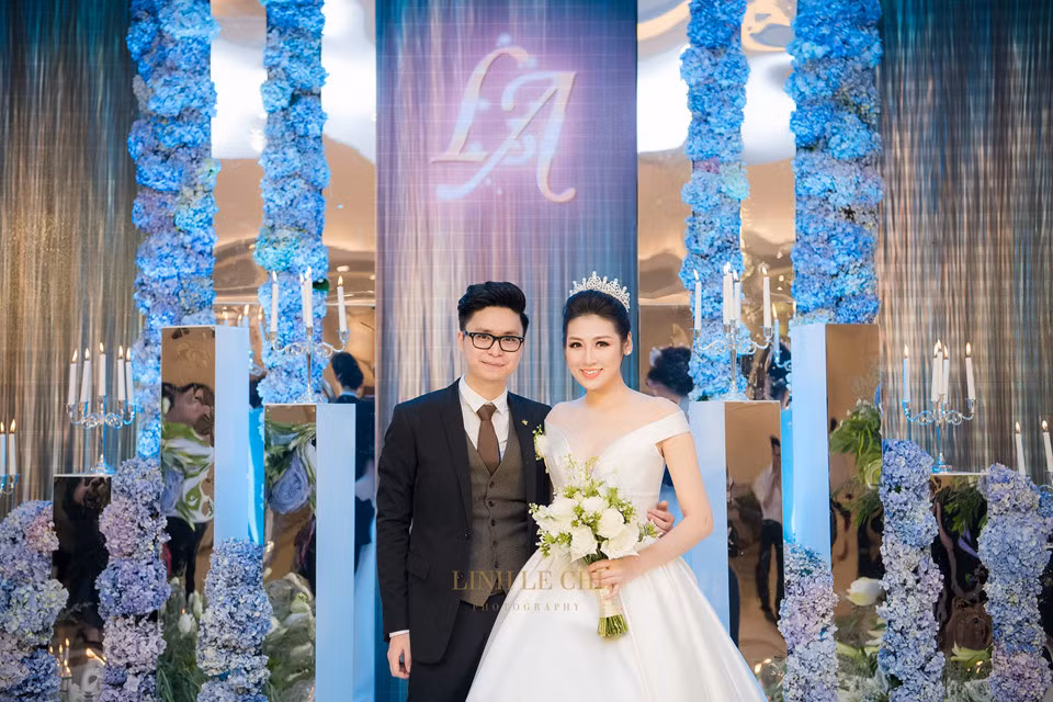 Ngày 21/7 vừa qua, lễ cưới của Á hậu Tú Anh và chú rể Phạm Gia Lộc được tổ chức tại trung tâm tiệc cưới sang trọng tại quận Long Biên (Hà Nội). Ảnh: Zing.