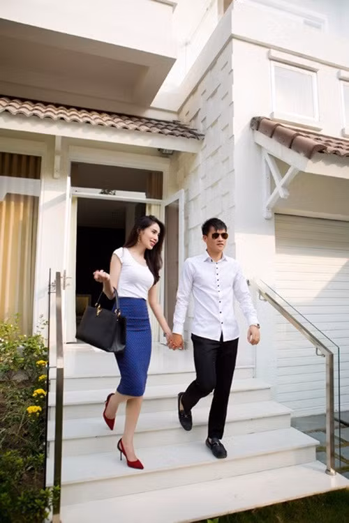 Tổng kinh phí để xây nhà khoảng gần 10 tỷ đồng. Cộng với tiền đất, căn biệt thự ngốn trên 22 tỉ đồng (khoảng 1 triệu USD). Ảnh: Zing.