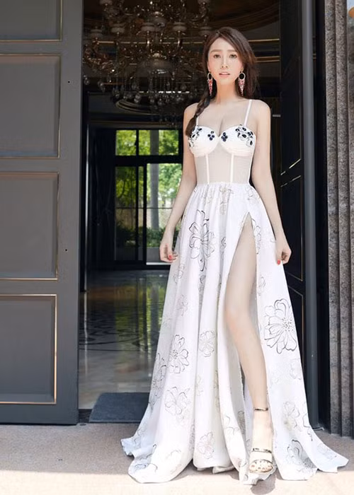 Thanh Đào hiện tại vẫn chưa sẵn sàng đón nhận tình cảm mới. Cô muốn ổn định tinh thần và kinh tế hơn nữa mới tính chuyện yêu đương.