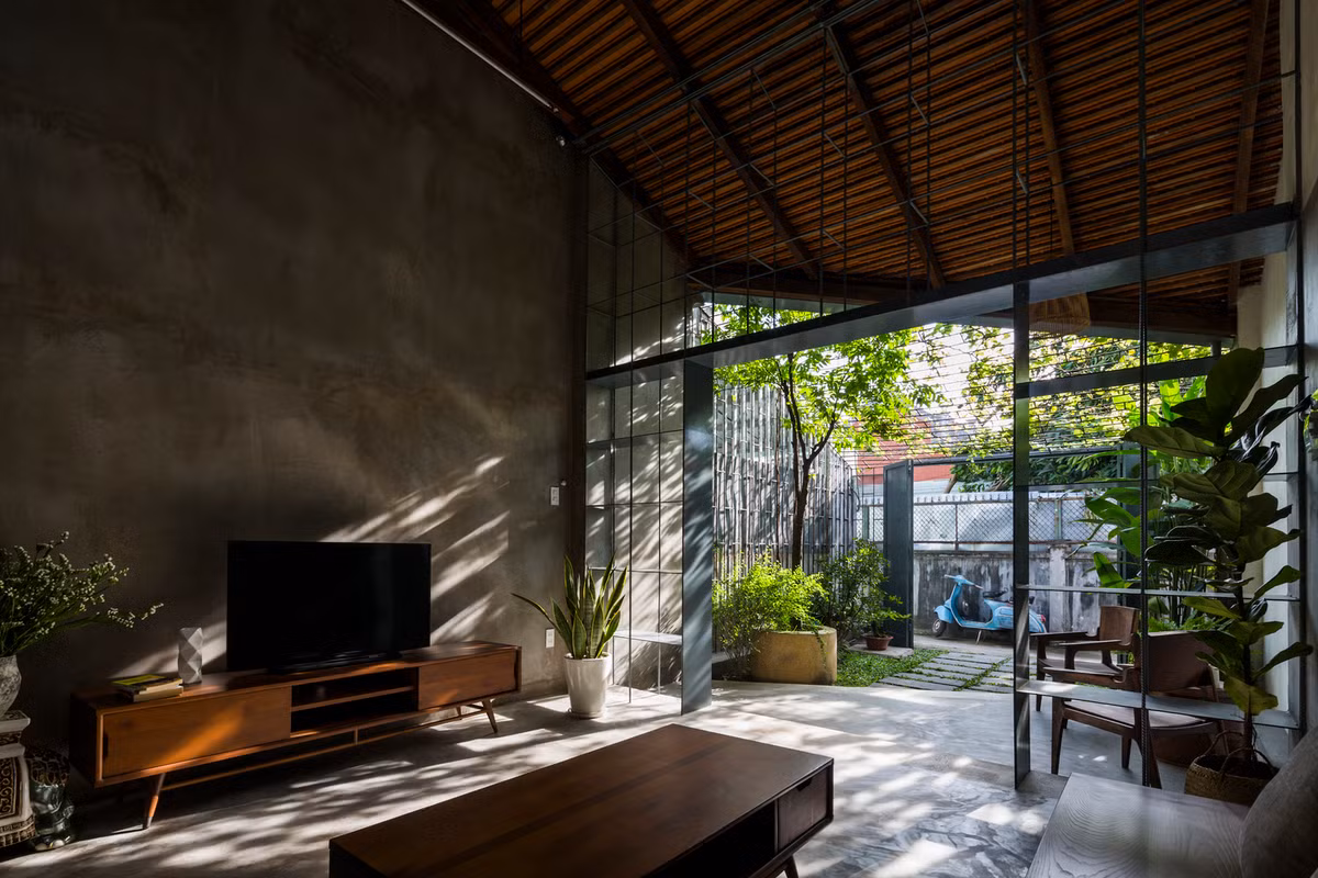 Ngôi nhà chỉ có một cửa chính.