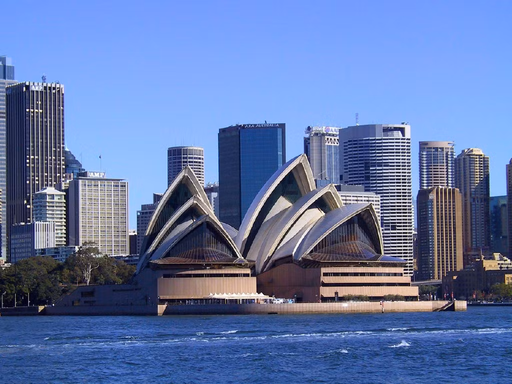 Thành phố Sydney (1 nghìn tỷ USD) nhiều triệu phú nhất Australia đứng vị trí thứ 8. Ảnh: Gray Line.