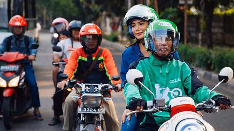Tháng 10/2017, hãng xe ôm công nghệ Go-Jek muốn mở rộng dịch vụ tới 3-4 nước Đông Nam Á, trong đó có Việt Nam để cạnh tranh với Uber và Grab. Ảnh: Go-Jek.