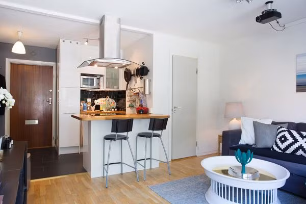 Căn hộ 37m2 nhỏ xinh này là thiết kế của một kiến trúc sư tại Moscow (Nga). Dù diện tích hạn chế nhưng kiến trúc sư vẫn khéo léo bố trí một khu vực sinh hoạt chung lớn.