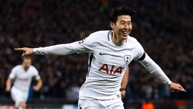 Sinh năm 1992, Son Heung-min được đánh giá vào là cầu thủ hiếm hoi đến từ châu Á tỏa sáng ở bóng đá châu Âu.