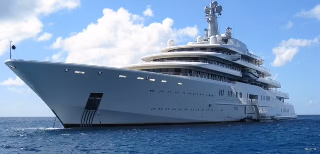 Du thuyền Eclipse dài 164 mét thuộc sở hữu của tỷ phú Roman Abramovich. Ảnh: Getty Image.