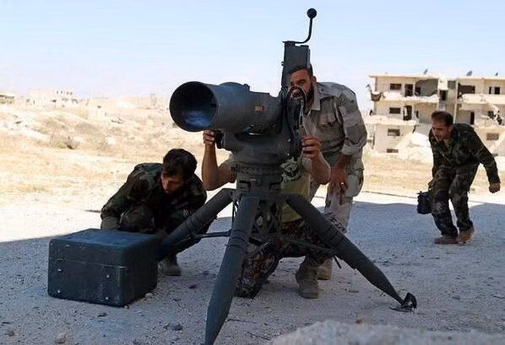 Mỹ đã cấp một số lượng lớn loại tên lửa này cho lực lượng quân đội Syria tự do (FSA) và lực lượng Dân chủ Syria (SDF) để tấn công khủng bố và tạo nên sức mạnh đối trọng với quân đội chính phủ Syria.