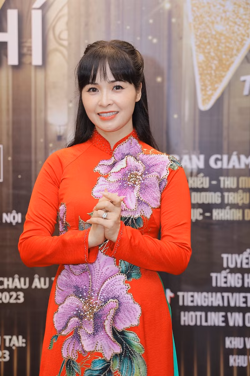 Trang Nhung xuc dong khi lam giam khao Tieng hat Viet toan cau 2023-Hinh-3