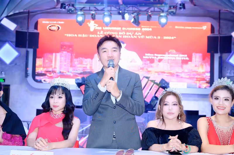 Ca si Duong Ngoc Thai cham thi Hoa hau Doanh nhan Hoan vu 2024-Hinh-3
