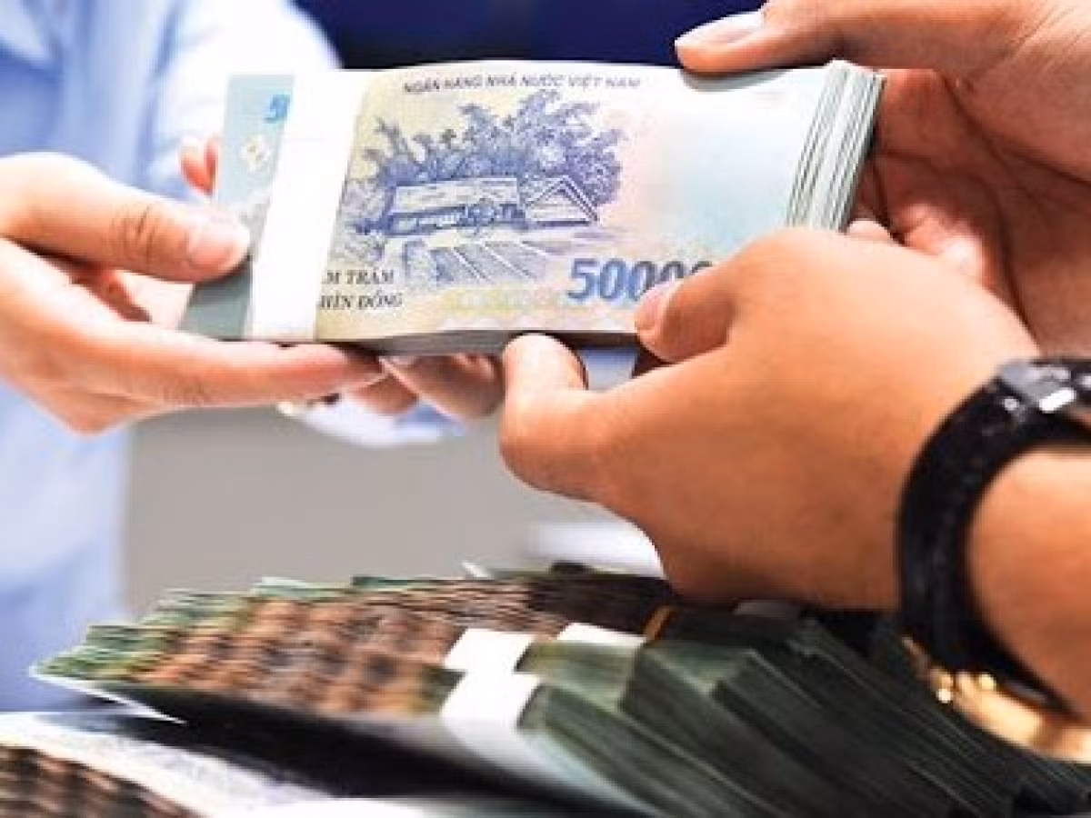 Nên huy động vốn bằng cách vay nợ hay bán cổ phần? Nen huy dong von bang cach vay no hay ban co phan?