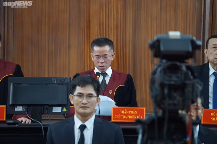 Vợ chồng CEO Alibaba Nguyễn Thái Luyện kháng cáo kêu oan Vo chong CEO Alibaba Nguyen Thai Luyen khang cao keu oan