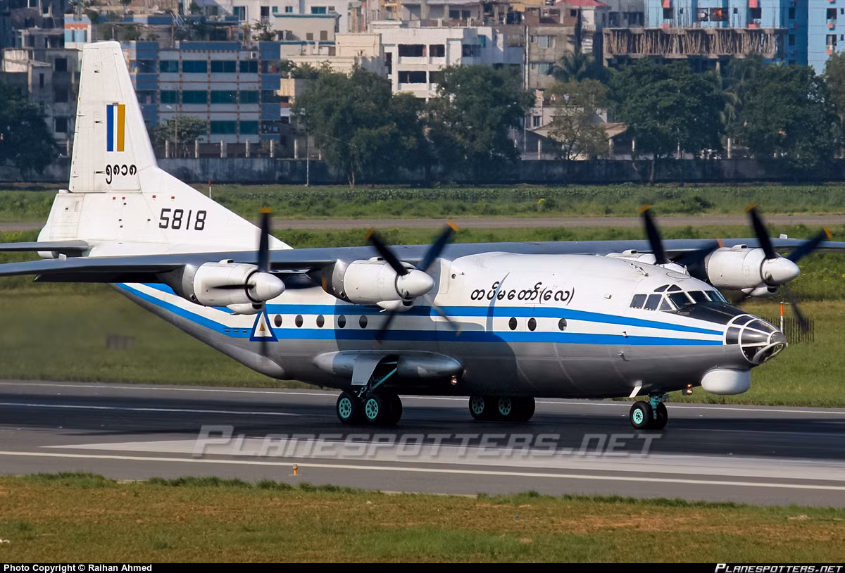 Việc sản xuất máy bay vận tải Y-8 được thực hiện từ năm 1981 tới nay với số lượng tới lúc này là 168 chiếc gồm nhiều phiên bản: vận tải; tuần tra biển; tác chiến điện tử; do thám; cảnh báo sớm. Hiện có 5 quốc gia ngoài Trung Quốc đang sử dụng Y-8 gồm: Myanmar; Pakistan; Sudan; Tanzania và Venezuela.