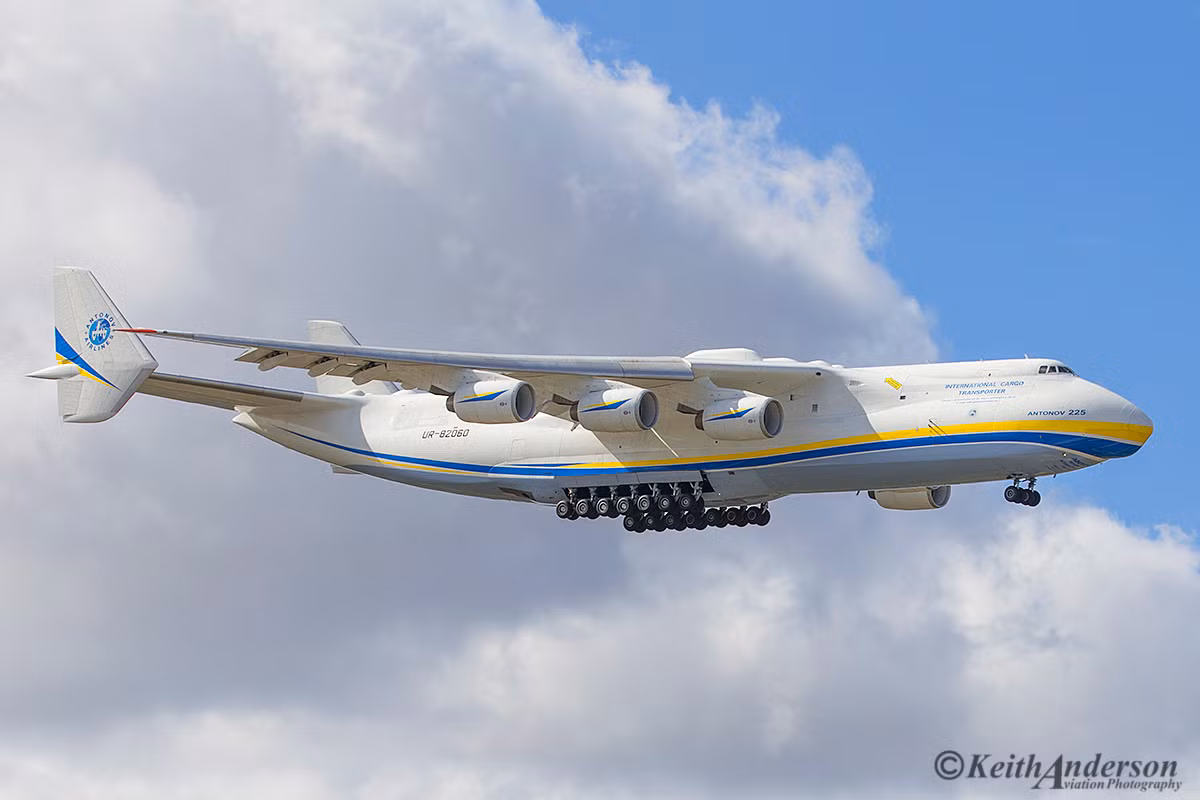 Rất tiếc là sau khi Liên Xô sụp đổ, biến động về chính trị và kinh tế đã không cho phép Antonov có thể tiếp tục sản xuất chiếc An-225 thứ 2. Và cũng phải rất vất vả thì Antonov mới duy trì được chiếc An-225 thứ nhất và cũng là nguyên mẫu duy nhất.