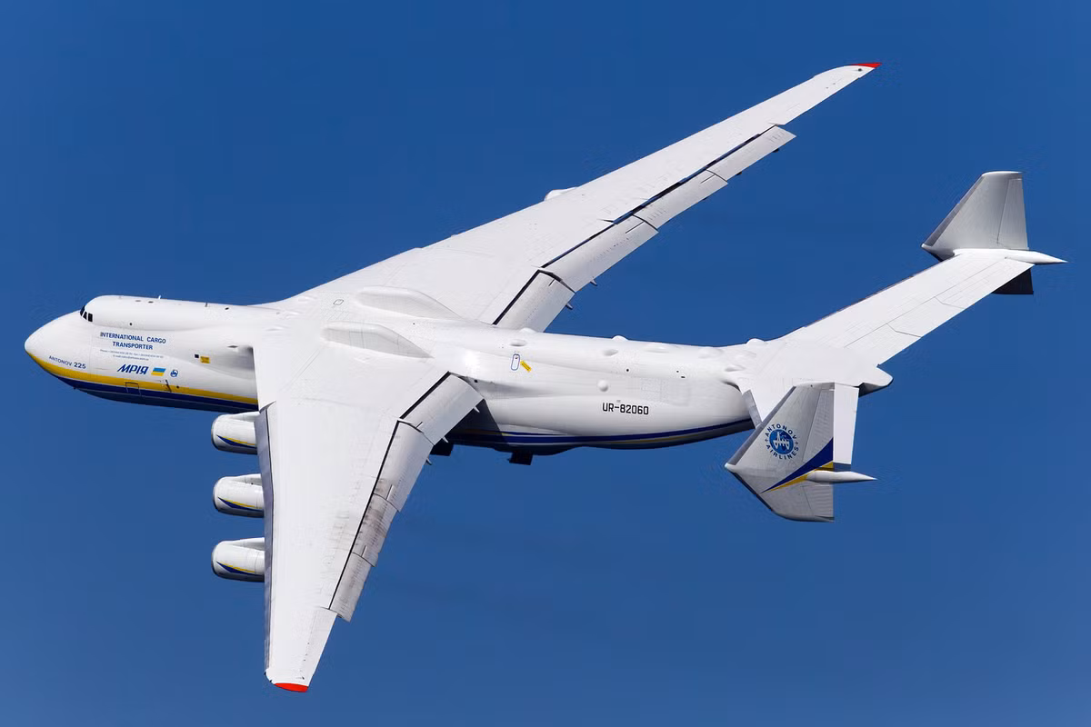 Sải cánh của “người khổng lồ bay” An-225 dài tới 88,4m.