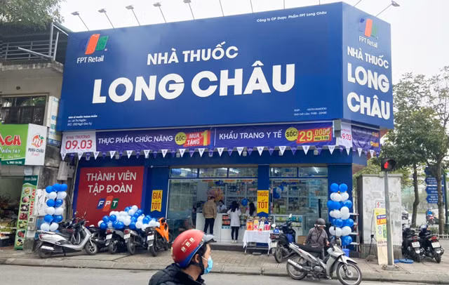 1000 nhà thuốc FPT Long Châu chiếm lĩnh thị trường, nguồn vốn từ đâu? 1000 nha thuoc FPT Long Chau chiem linh thi truong, nguon von tu dau?