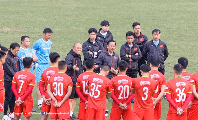 HLV Park Hang-seo: “Tuyen Viet Nam se khong khien khan gia that vong khi dau voi Dortmund“