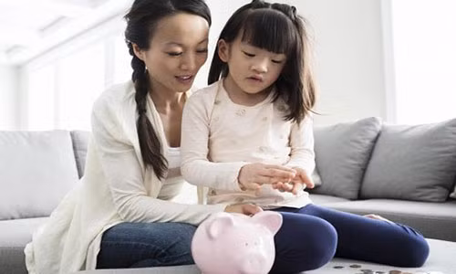 5 bài học thực tế về cách tiêu tiền cha mẹ cần dạy con càng sớm càng tốt - Hình 2 5 bai hoc thuc te ve cach tieu tien cha me can day con cang som cang tot-Hinh-2