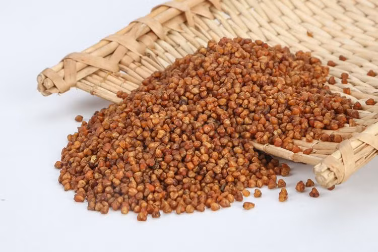Kiều mạch đen: Giàu axit oleic,axit linoleic, chất diệp lục, niacin và rutin... vì thế kiều mạch đen giúp giảm cholesterol, giảm mỡ máu, giảm huyết áp, bảo vệ thành mạch, kích thích tiêu hóa, tiêu khí, ngừa mồ hôi... thích hợp cho bệnh nhân tiểu đường, bệnh nhân có hội chứng chuyển hóa. Ảnh: item.jd.