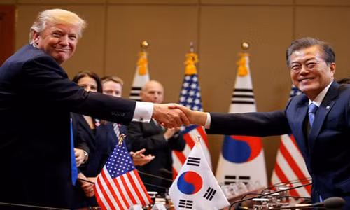 Tong thong Trump bat ngo muon “xay dung hoa binh” voi Trieu Tien