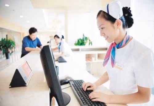 Đừng đợi ốm mới đi khám: Hàng năm nên định kỳ đi kiểm tra sức khỏe toàn diện một lần, đây là cách bảo vệ sức khỏe tốt nhất dành cho mọi người, đặc biệt là người già. Ảnh: woshipm.