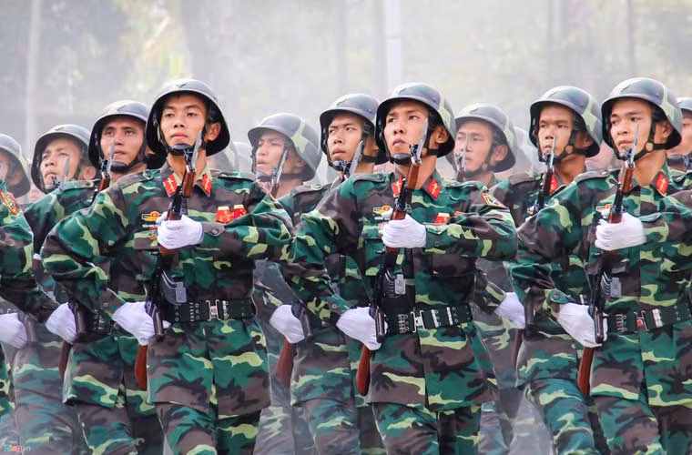 Bat ngo dan vu khi tham gia dieu binh 30/4 (2)-Hinh-3