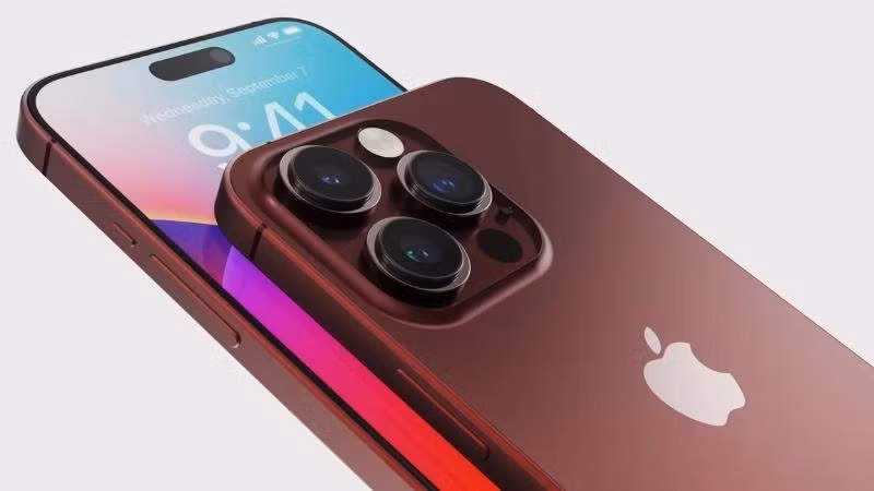 Hiện tại, trên dòng iPhone 15 series, bộ đôi tiêu chuẩn sử dụng tấm nền silicon đa tinh thể nhiệt độ thấp trong khi iPhone 15 Pro sử dụng tấm oxit đa tinh thế (LTPO) tiên tiến hơn.