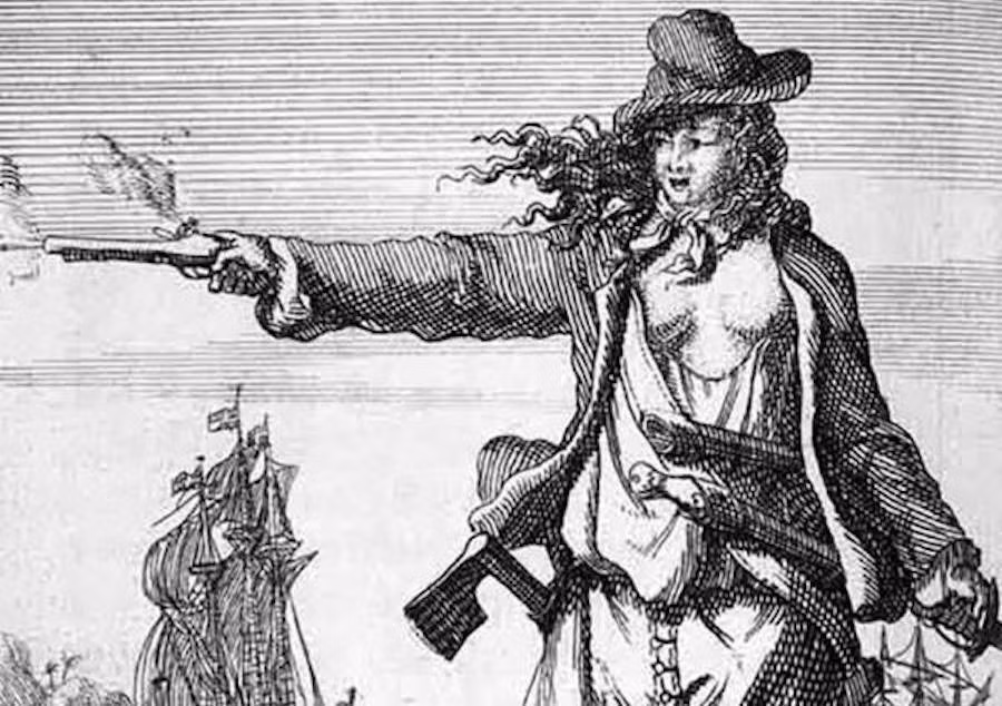 Là một trong ít phụ nữ làm cướp biển, Anne Bonny (tên khai sinh Anne McCormac) sống vào thời kỳ "Kỷ nguyên Vàng của Hải tặc" (khoảng thời gian từ những năm 1650 - 1730). Cuộc đời nữ hải tặc này có nhiều thăng trầm.